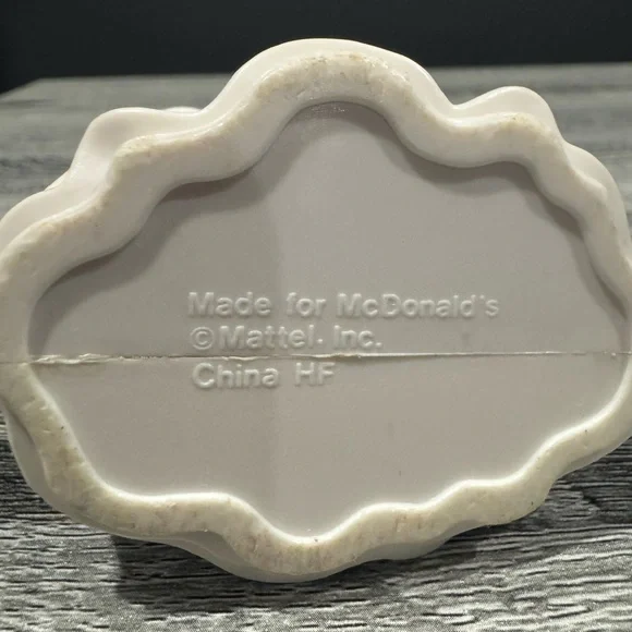 McDonald’s | Barbie: Romantic Bride Barbie (1992) - Vintage Happy Meal Toy - Picture 11 of 11